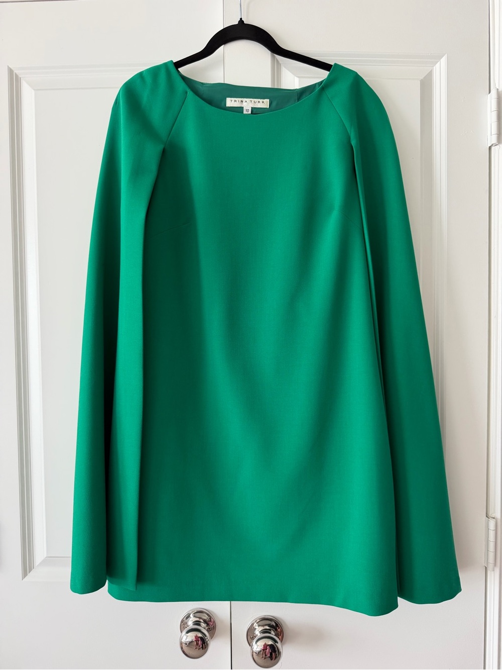 Trina Turk Sz 10 Green Cape Sleeve Shift Dress Boat Neck Party Statement